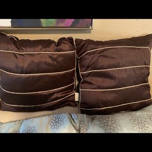 2 Brown decorative accent pillows set of 2